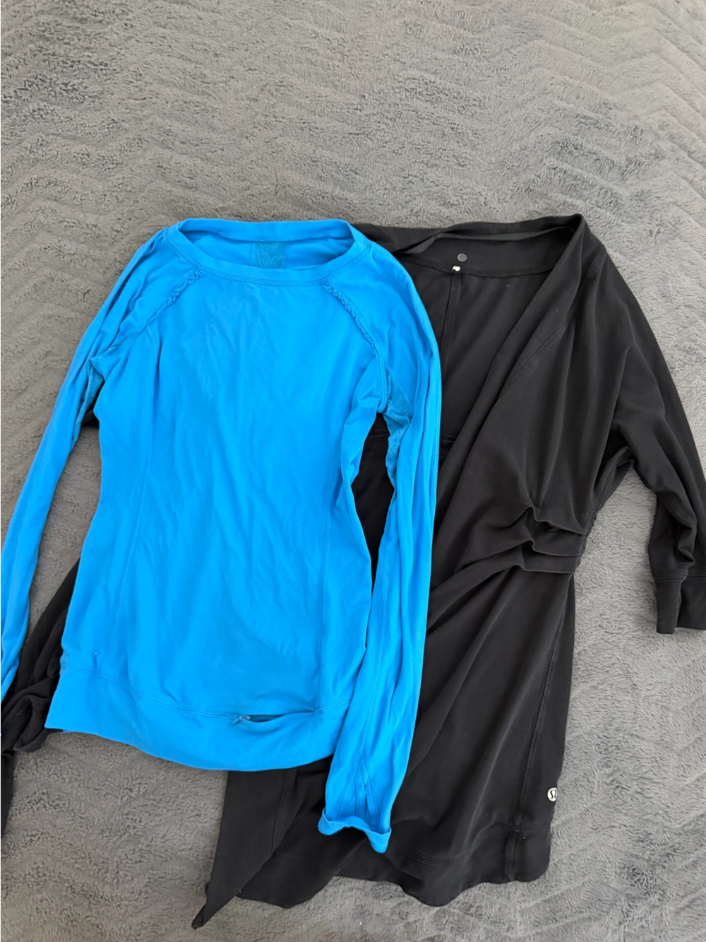 Lululemon Bright Blue Long Sleeve Top & black sweatshirt